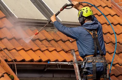 Démoussage et hydrofuge de toiture à Masquières